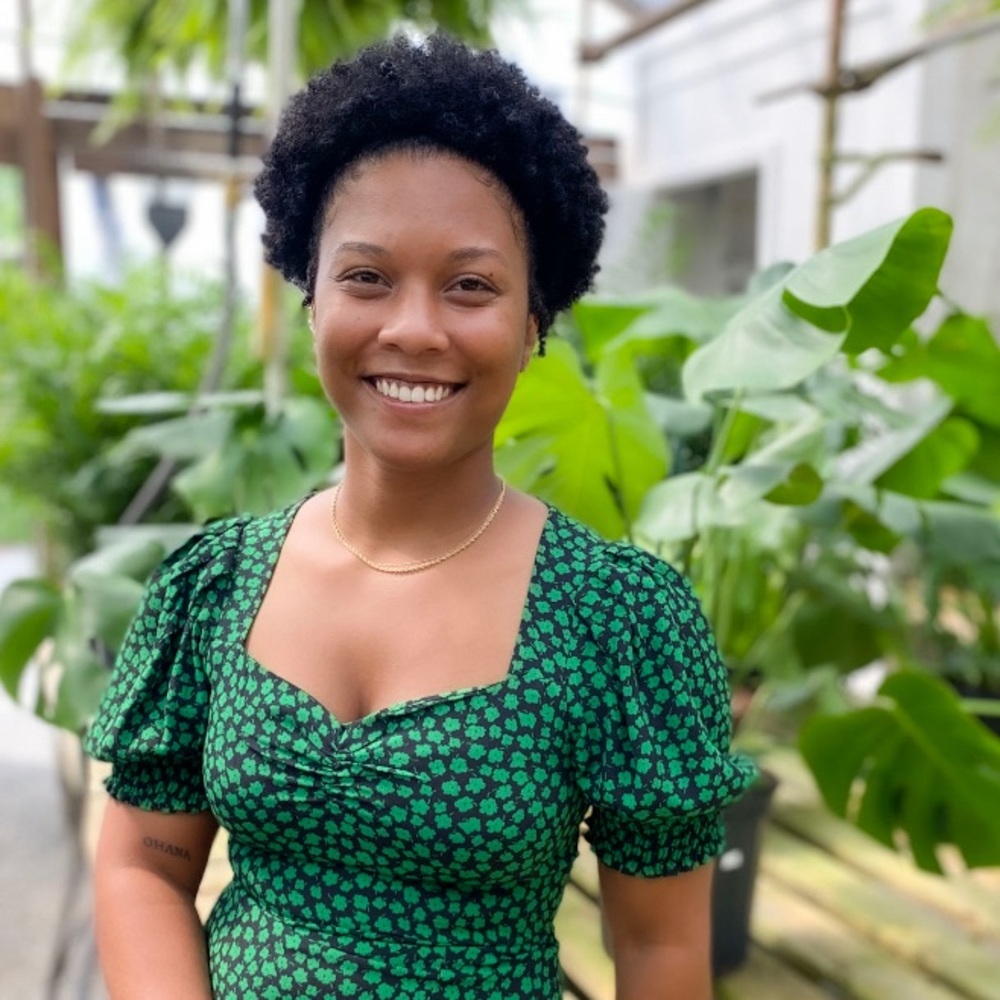 Meet your Posher, Monica